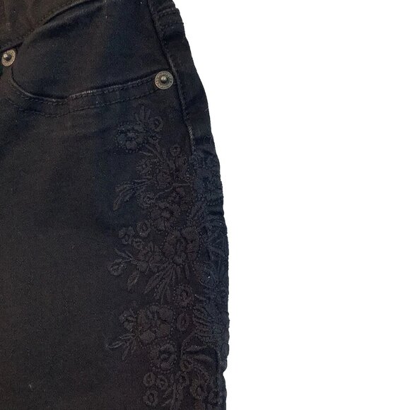Maurices Women's Floral Embroidered Stretch Black Jeans Size S Reg - Picture 5 of 12